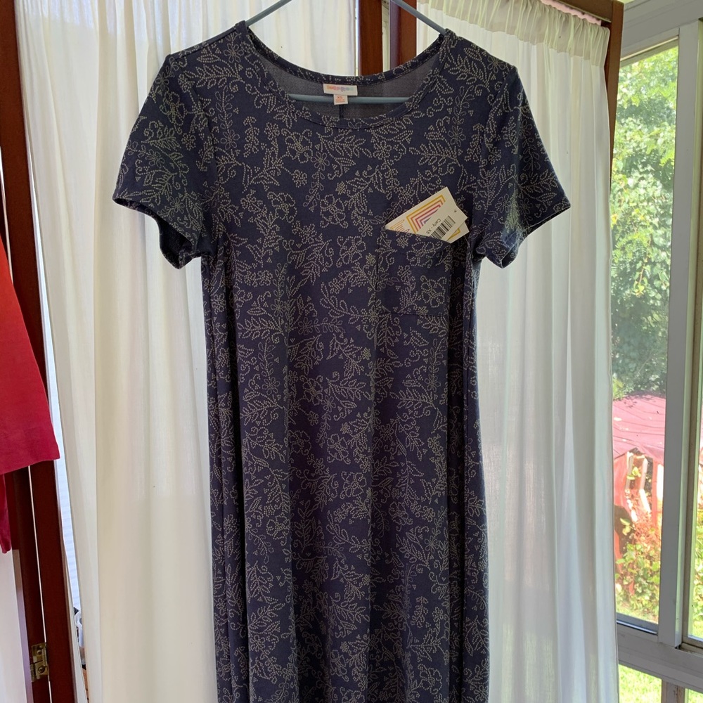 Lularoe Carly high/low hem, pockets.